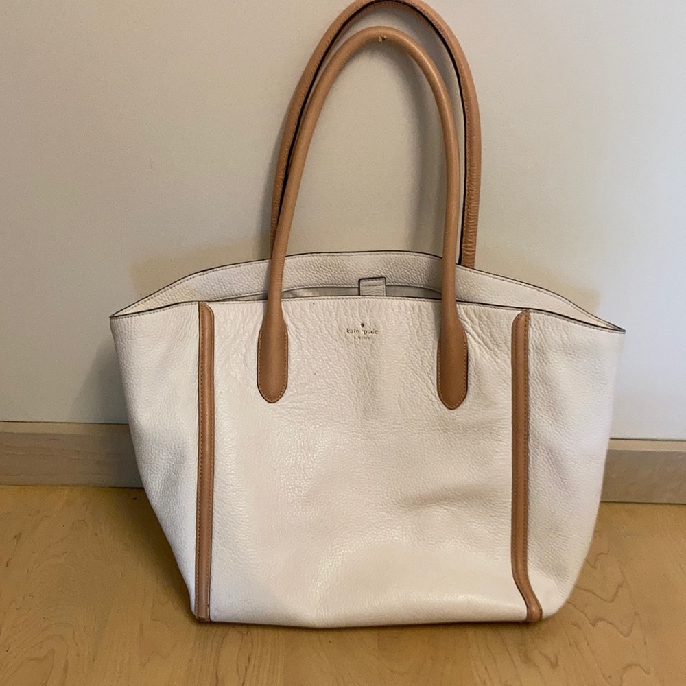 White Kate Spade ♠️ tote bag! Good condition!
